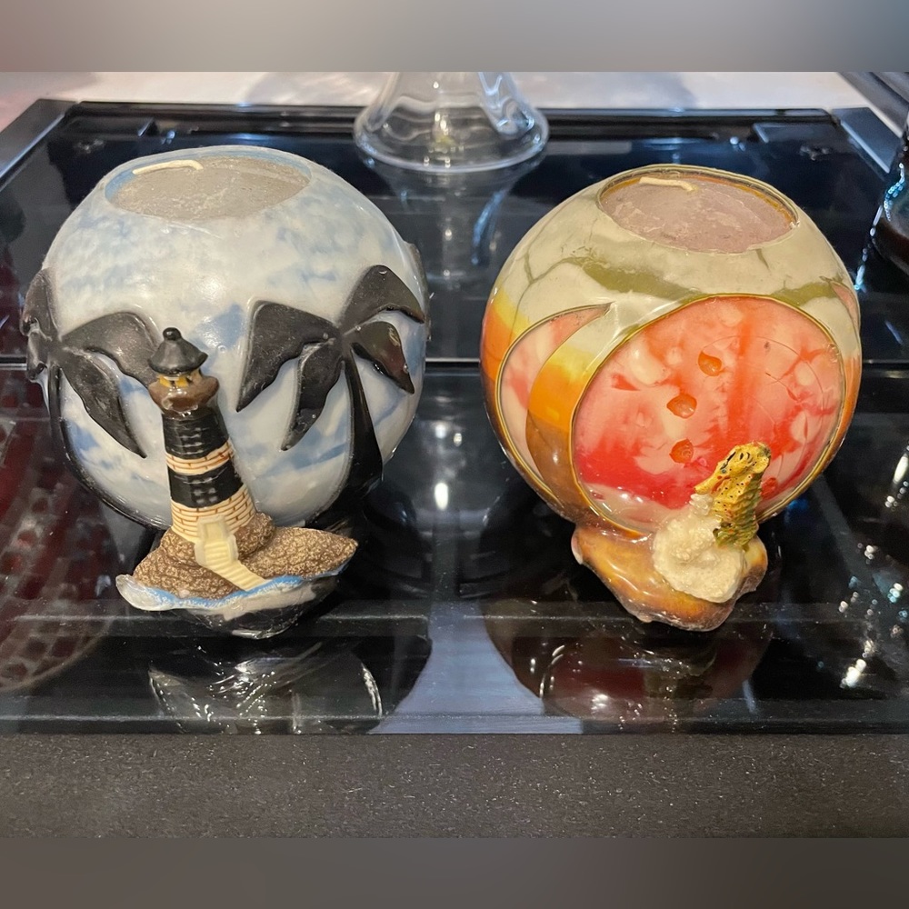 Round light house candle and sea horse candle